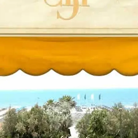 San Carlo 3* مارينا دي بييتراسانْت