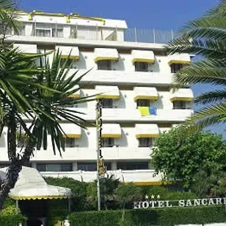 San Carlo 3* مارينا دي بييتراسانْت